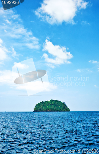 Image of deserted tropical island