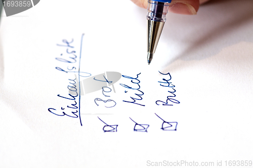 Image of handwritten shopping list in german