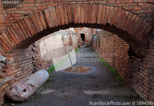 Image of Ancient Roman brick arch 