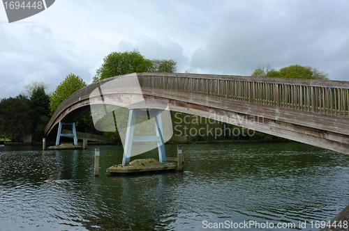Image of Thames footbridge