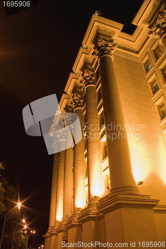 Image of building with columns