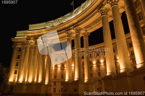 Image of building with columns