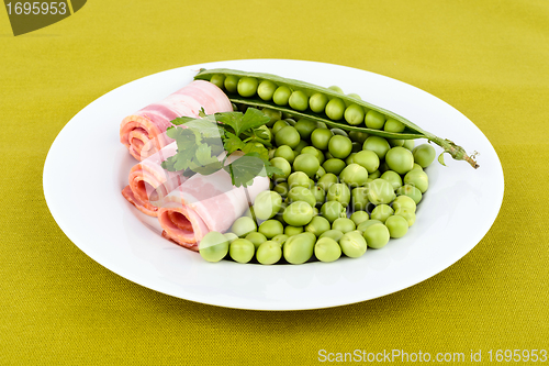 Image of Fresh peas and ham rolls.