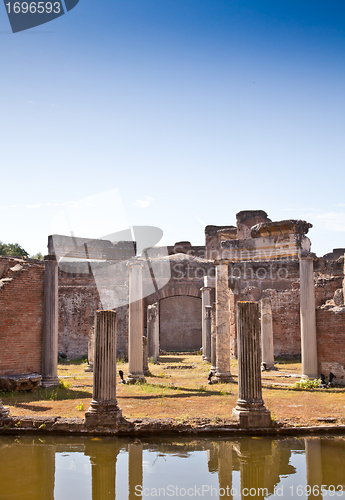 Image of Roman columns