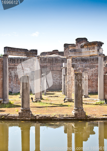 Image of Roman columns