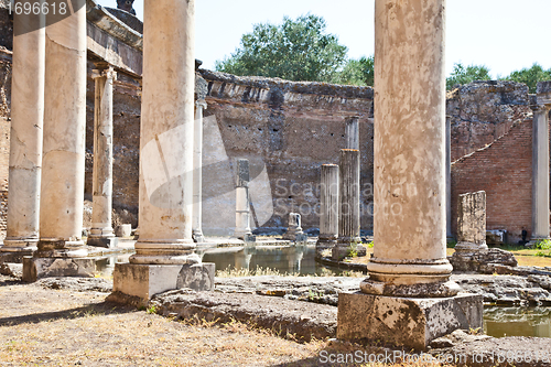 Image of Roman columns