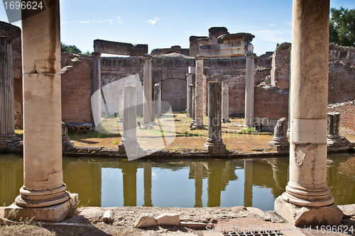 Image of Roman columns