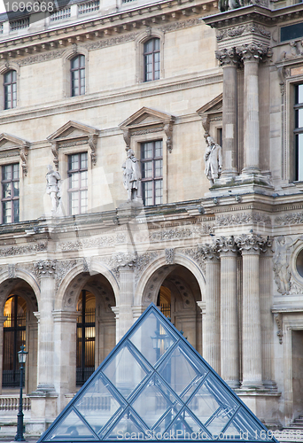 Image of Louvre Museum Entrance