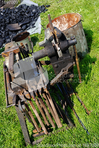 Image of tools, hammer and anvil 