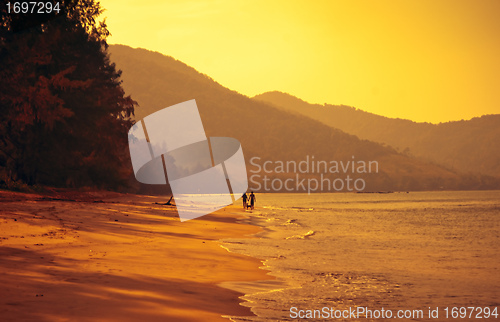 Image of couple on beach