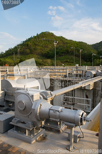 Image of Floodgate mechanism at water reservoir.