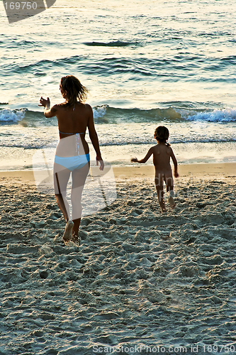 Image of Mom and daughter