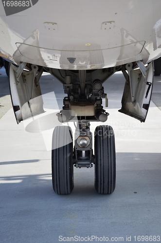 Image of Nosewheel of airplane