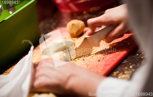 Image of Slicing French bread