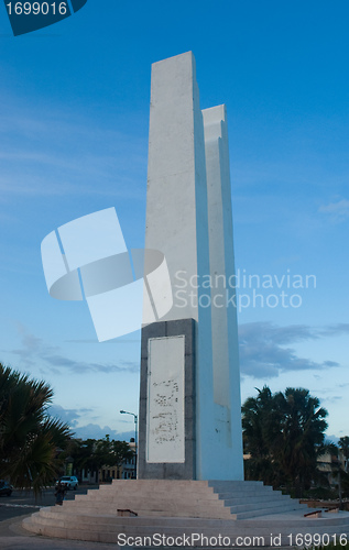 Image of El Obelisco Hembra