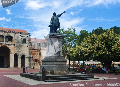 Image of Christopher Columbus Statue and Plaza