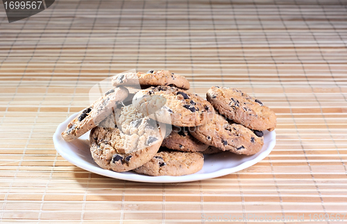 Image of Some cookies on the plate