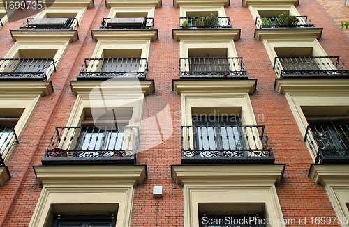 Image of Red Madrid building