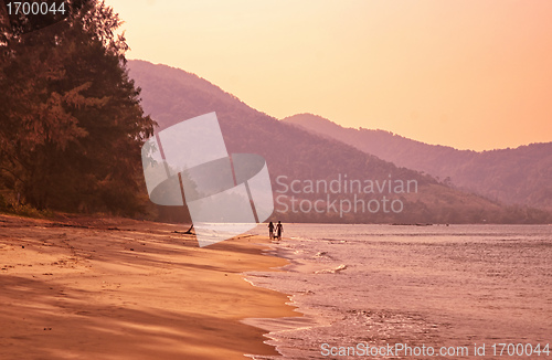 Image of couple on beach