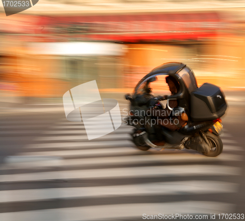 Image of traffic in paris