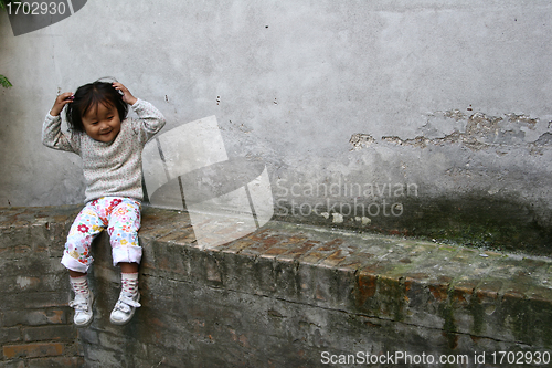 Image of children eating