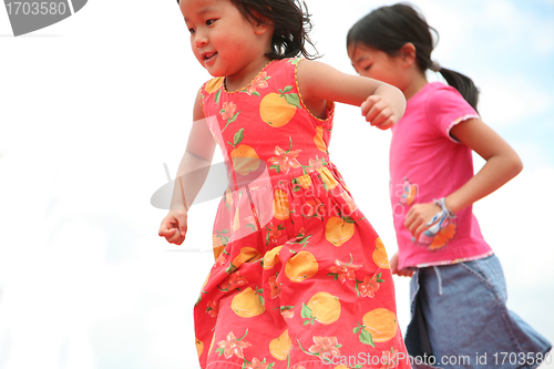 Image of children eating