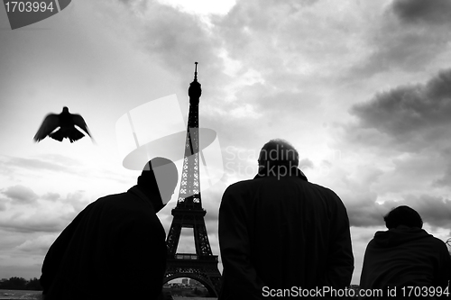 Image of tourists in paris