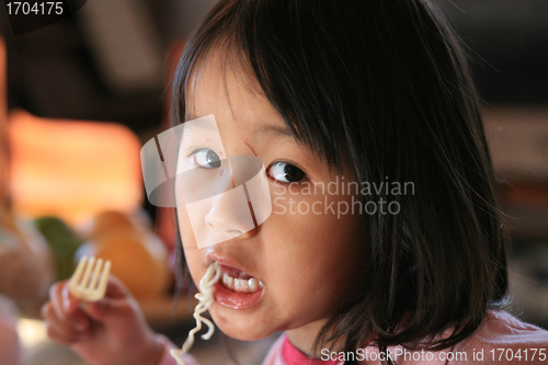 Image of children eating
