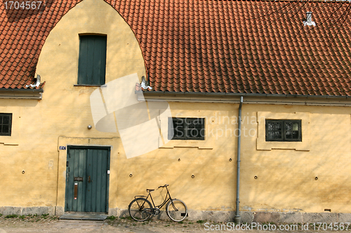 Image of yellow house
