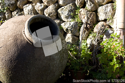 Image of Stone water vessel