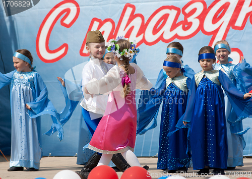 Image of ensemble of choreography Eroshki