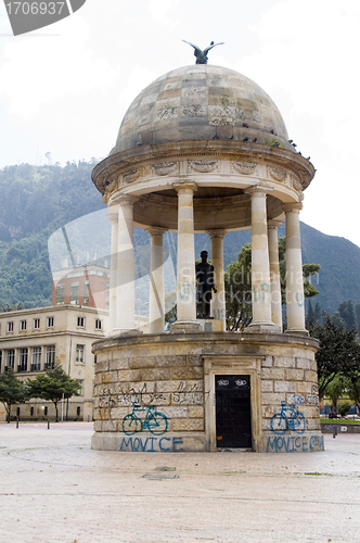 Image of statue Parque de Los Periodistas Bogota Colombia