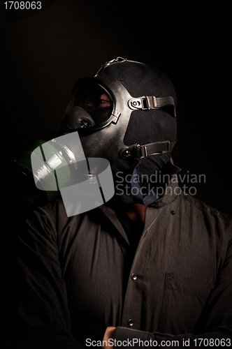 Image of Man in gasmask