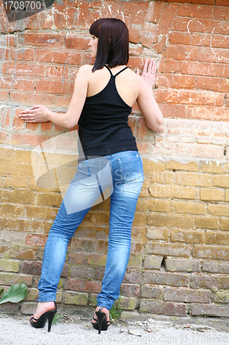 Image of brunette girl posing