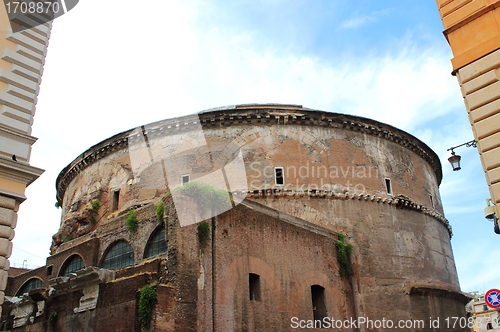 Image of Roman pantheon