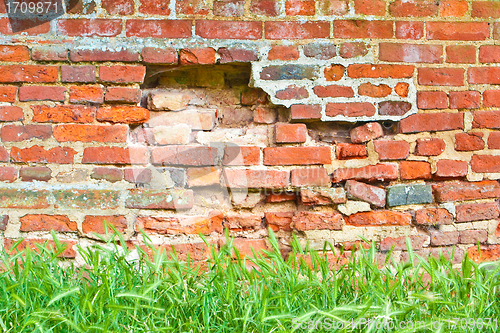 Image of Crumbling wall