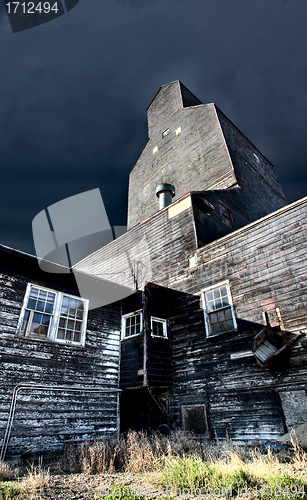 Image of Old Grain Elevator