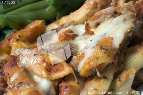 Image of baked ziti and green beans