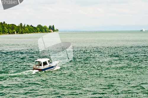 Image of Bodensee, Motorboot, Blick auf die Alpen