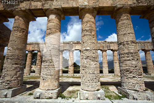 Image of ancient temple 