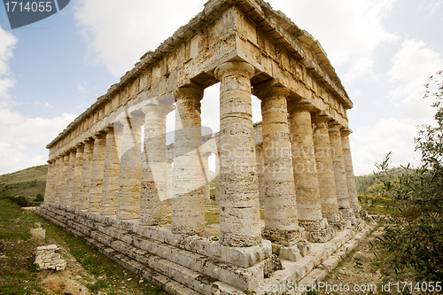 Image of Segesta ancient Greek temple 