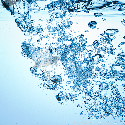 Image of bubbles in water