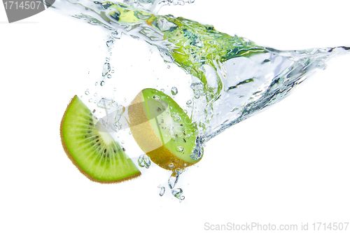 Image of kiwi splashing