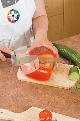 Image of cuting cucumber