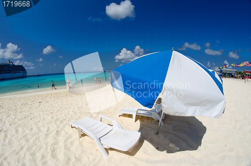 Image of Beach and Crystal Clear Waters of Grand Cayman