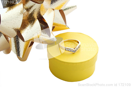 Image of ring gift box and bows