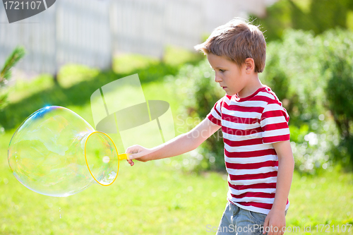 Image of Making soap bubbles