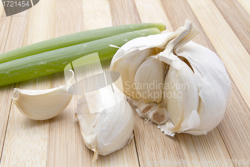 Image of Fresh garlic and green onion