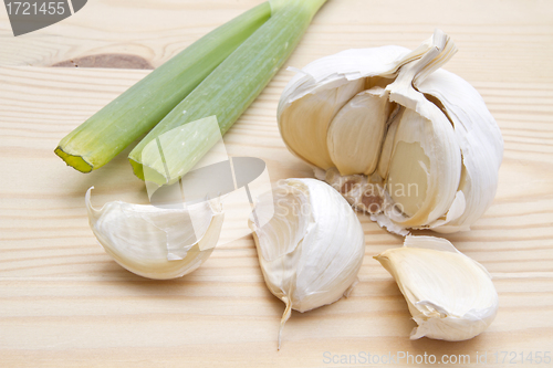 Image of Fresh garlic and green onion