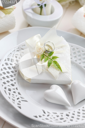 Image of Luxury place setting in white